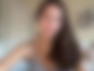 Live cam show with graciesmith27 - Brown Hair on CamClone
