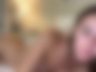 Live cam show with graciesmith27 - College Latina on Mixed Magazine Live