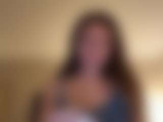 Live cam show with graciesmith27 - Brown Hair Petite on Fling VIP Chat