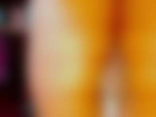 emeli-roushot's Live Sex Cam Show