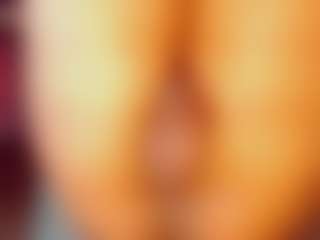 emeli-roushot's Live Sex Cam Show