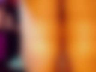 emeli-roushot's Live Sex Cam Show