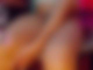 emeli-roushot's Live Sex Cam Show