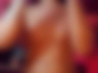 emeli-roushot's Live Sex Cam Show