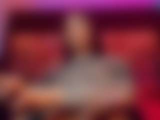 Live cam show with emeli-roushot - Teen (18+) on livesuperchat.net