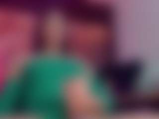 emeli-roushot's Live Sex Cam Show