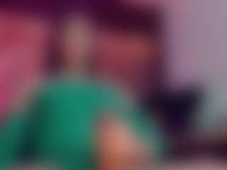 emeli-roushot's Live Sex Cam Show