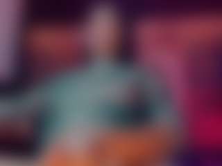 Live cam show with emeli-roushot - Lean on Fit Hotties