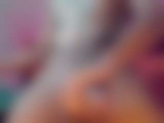 Show in cam erotica live di emeli-roushot
