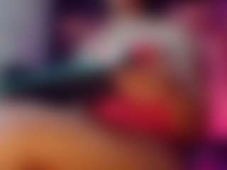 emeli-roushot's Live Sex Cam Show
