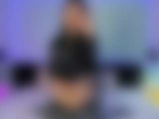 Live cam show with Freya Naughtiness - Ebony Teen (18+) on livesuperchat.net
