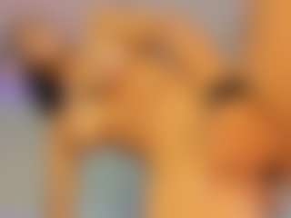 Live cam show with Freya Naughtiness - Twerk on Camiplay Live