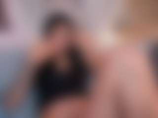 Live cam show with Freya Naughtiness - Fingering on TastyBlacksLive