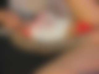 Live cam show with Freya Naughtiness - Oil on Stripli.com