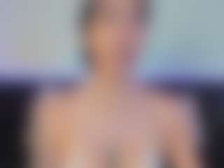 Live cam show with Freya Naughtiness - Facial Piercings on Fling VIP Chat
