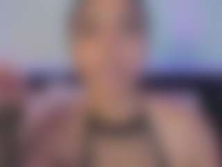 Live cam show with Freya Naughtiness - Ebony Teen (18+) on Camiplay Live