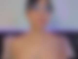 Live cam show with Freya Naughtiness - Twerk on TeamSkeetLive