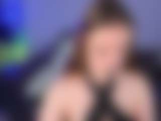 Live cam show with MonicaErotic - Living Room on Camiplay Live
