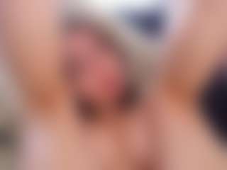 Live cam show with OdiliaDodson - Smoking on madthumbs