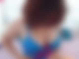 Live cam show with RebeccaMils - Curvy on Dolls Live