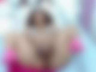 Live cam show with RebeccaMils - Amateur Brown Hair on Camming Site