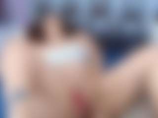 Live cam show with RebeccaMils - Brown Eyes on Porn Luv