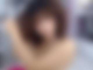 Live cam show with RebeccaMils - Striptease on Camsoda