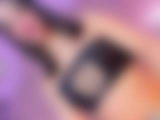 Live cam show with Vanessapintoo - Smoking on Camsoda