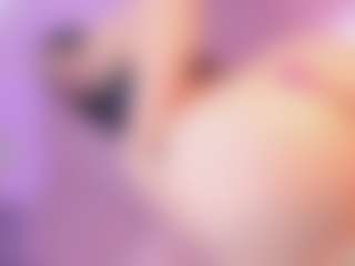 Live cam show with Vanessapintoo - Smoking on Camsoda