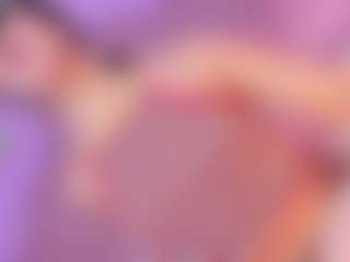 Live cam show with Vanessapintoo - Smoking on Camsoda
