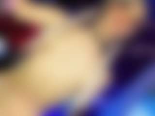 Live cam show with Zara-gill - Tiny Tits on CamwithHer
