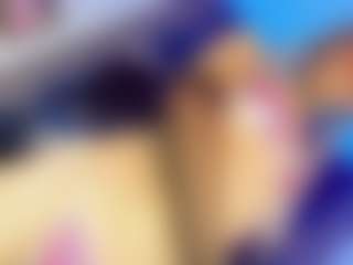 Live cam show with Zara-gill - Smoking on livesuperchat.net