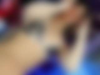 Live cam show with Zara-gill - Smoking on Camsoda