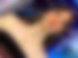 Live cam show with Zara-gill - No Smoking on Camsoda