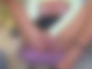 Live cam show with Lisa - Anal Toys on live18s.com