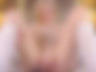 Live cam show with BonnieHenley - Camel Toe on Camsoda