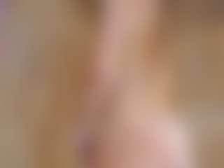 Live cam show with BonnieHenley - Blonde Hair on Camming Site