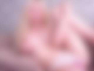 Live cam show with BonnieHenley - Blue Eyes on CamwithHer
