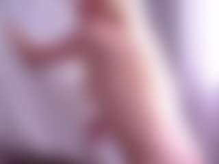Live cam show with BonnieHenley - Blue Eyes on CamwithHer