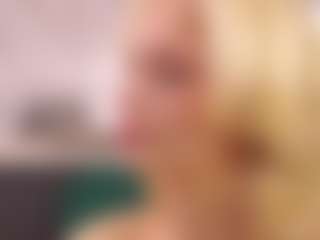 Live cam show with BonnieHenley - Camel Toe on xheatlive.com
