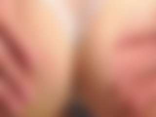 Live cam show with BonnieHenley - Teen (18+) on Camsoda