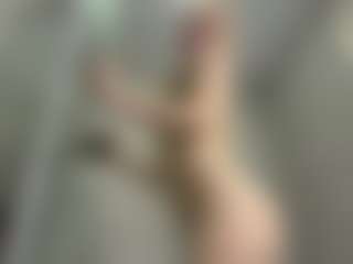 Live cam show with BonnieHenley - Erotic Dance on livesuperchat.net