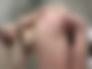 Live cam show with BonnieHenley - Blonde Hair Small Tits on Camsoda