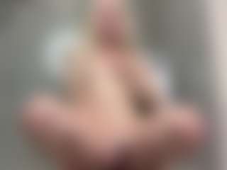 Live cam show with BonnieHenley - Blue Eyes on Camsoda