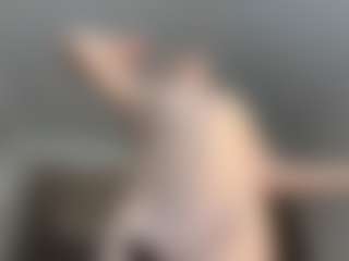 Live cam show with BonnieHenley - Blonde Hair Small Tits on Camsoda