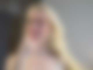 Live cam show with BonnieHenley - Blonde Hair Amateur on SpankPalCams