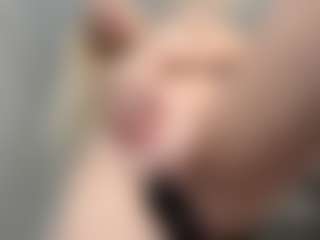 Live cam show with BonnieHenley - Blue Eyes on CamClone