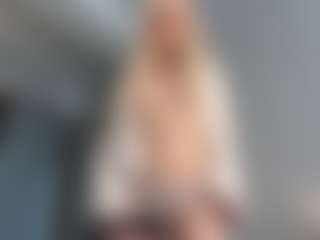 Live cam show with BonnieHenley - Blonde Hair Small Tits on anonymated.com