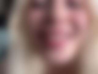 Live cam show with BonnieHenley - Blue Eyes on Camsoda