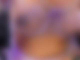 Live cam show with DalayMoore - Mature on hotwifechat.live
